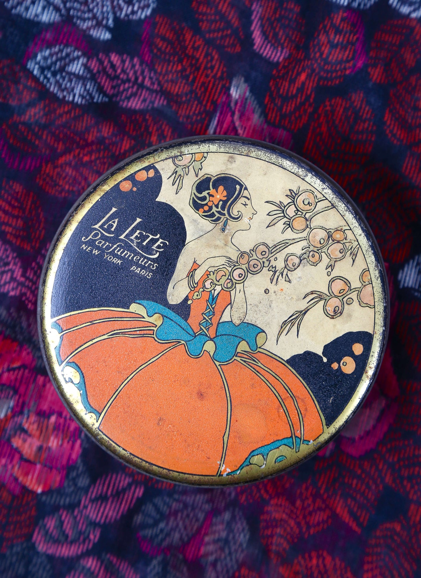1920's Art Deco Graphic Tin