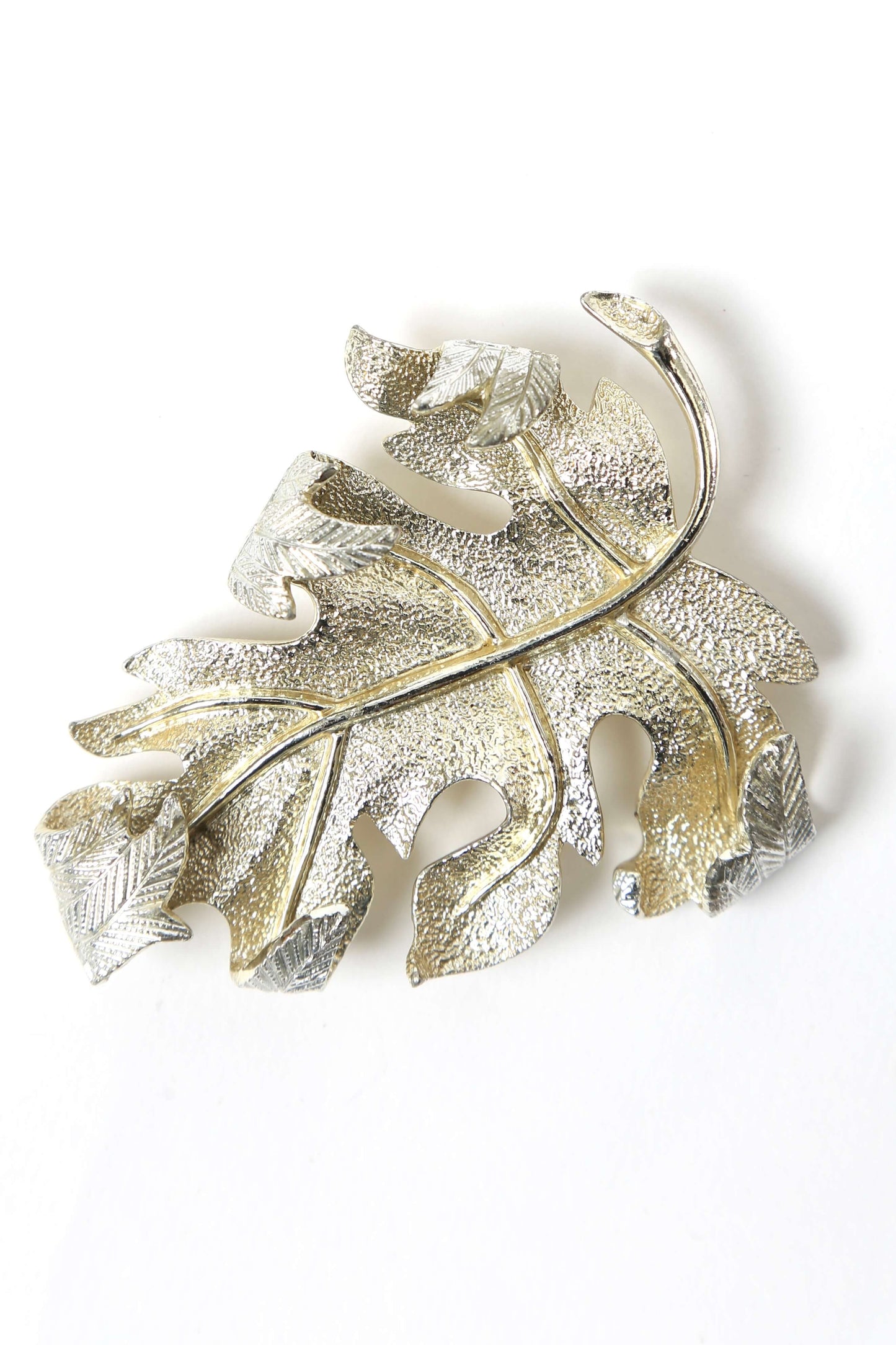 1962 Sarah Coventry Windfall Leaf Brooch