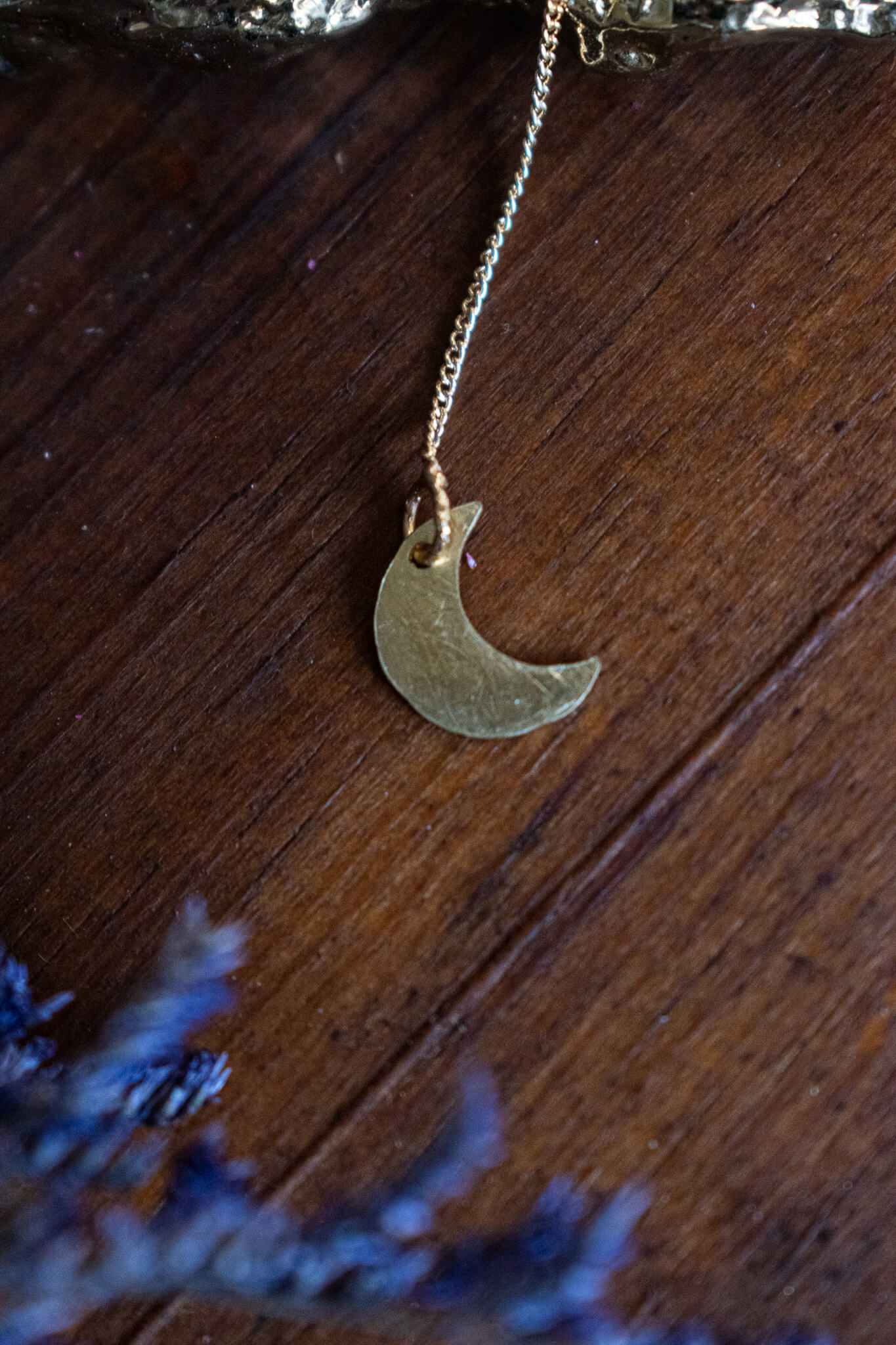 Hammered Moon Delicate Threader