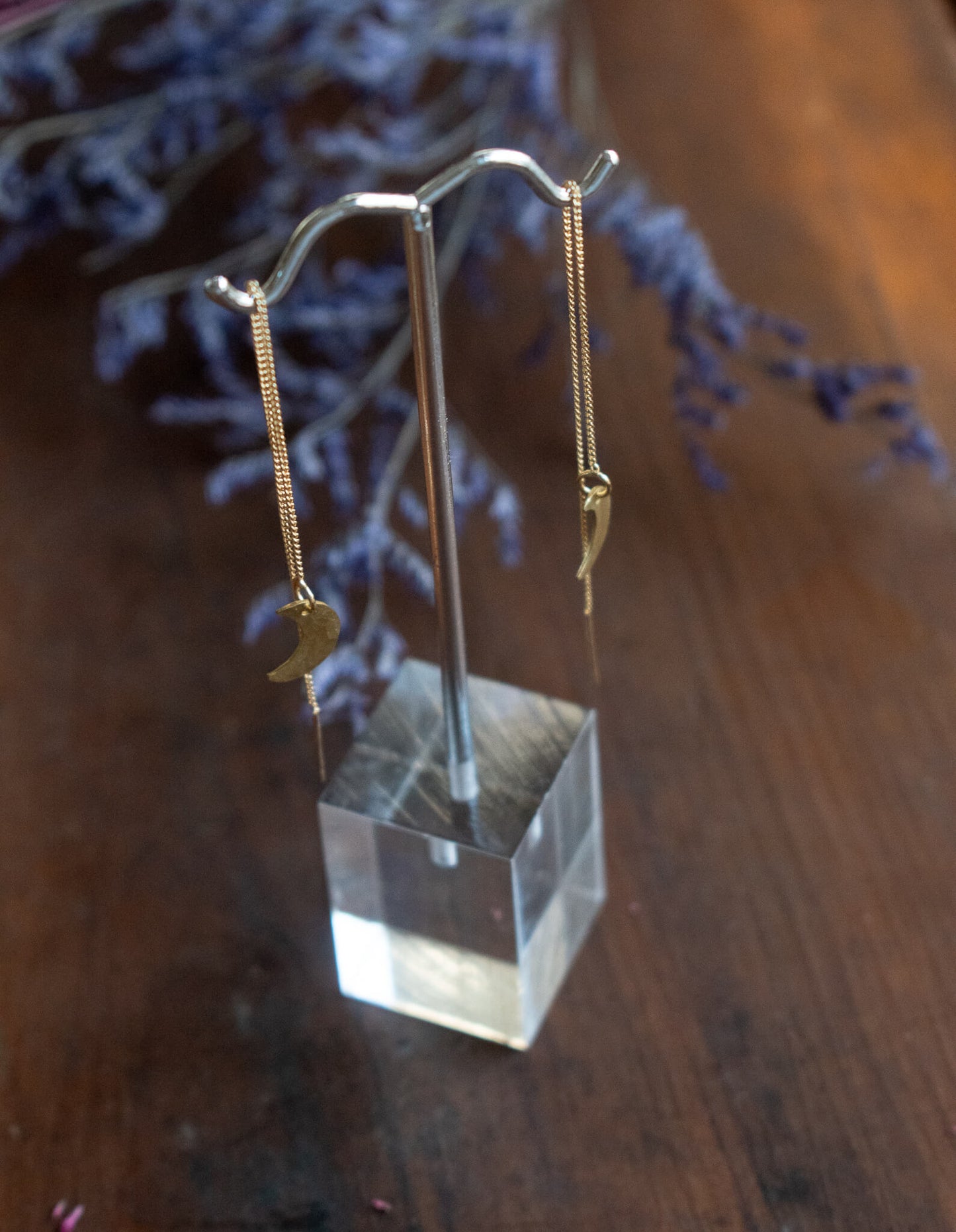 Hammered Moon Delicate Threader