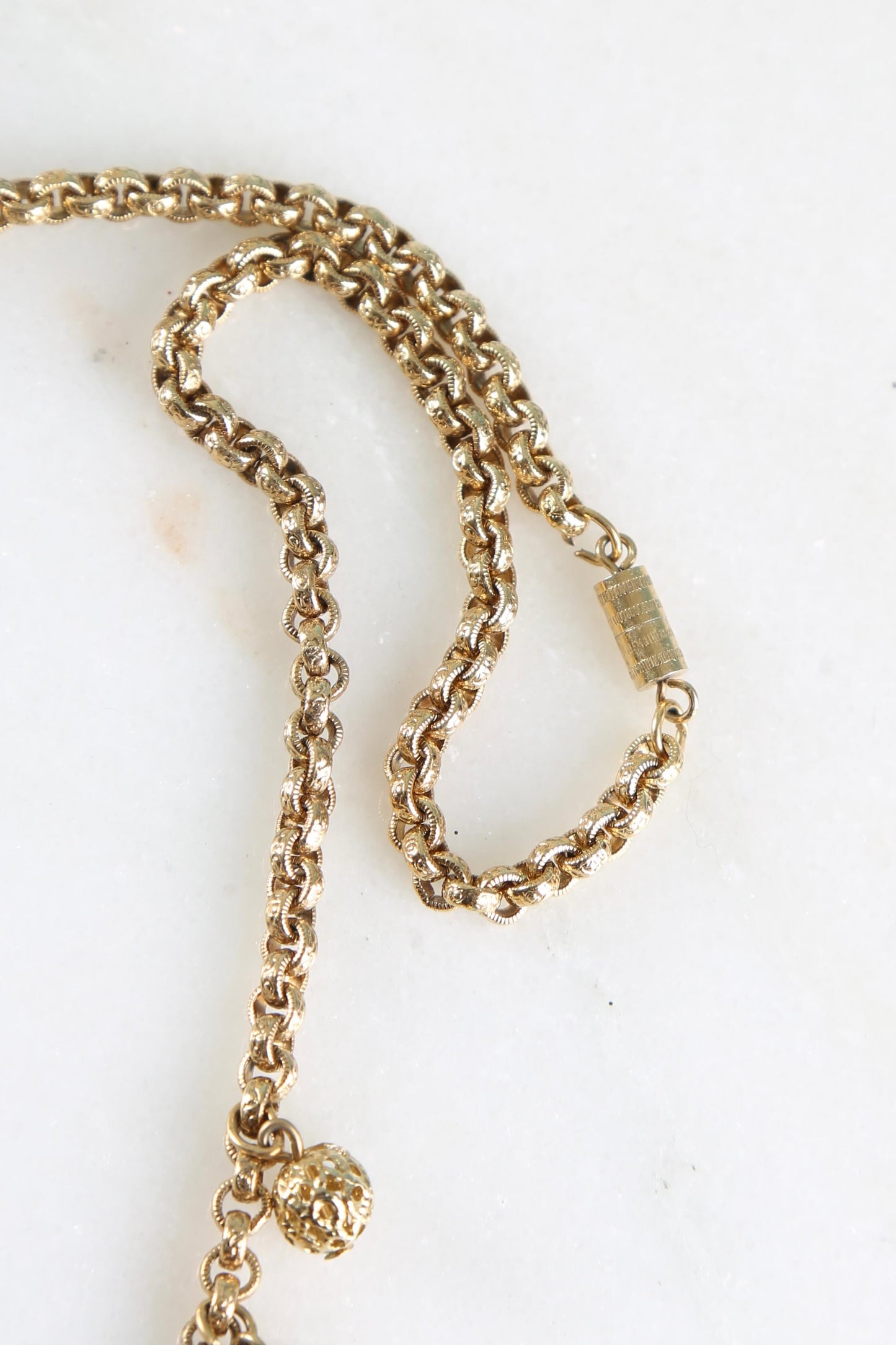1970's Golden Filigree Bauble Necklace