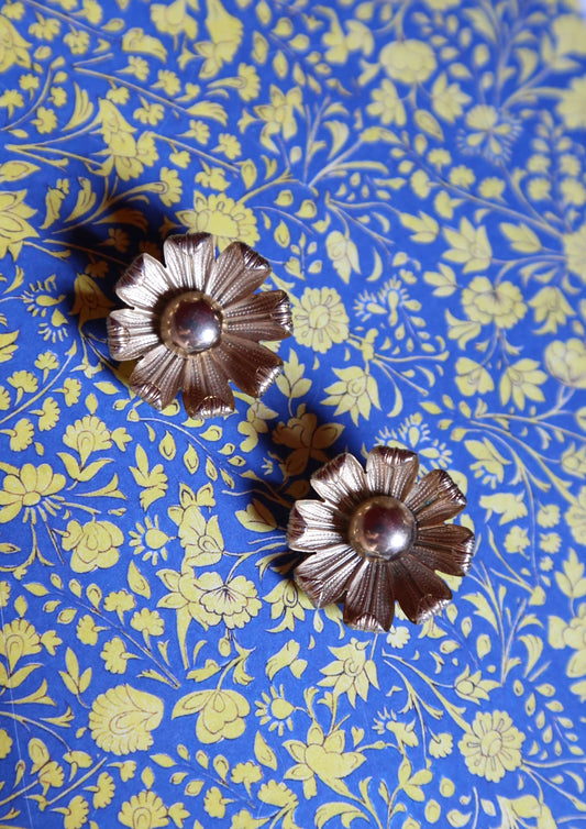 1950's Golden Floral Clip Earrings